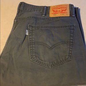 Men Levi Pant size 38x30 style 505